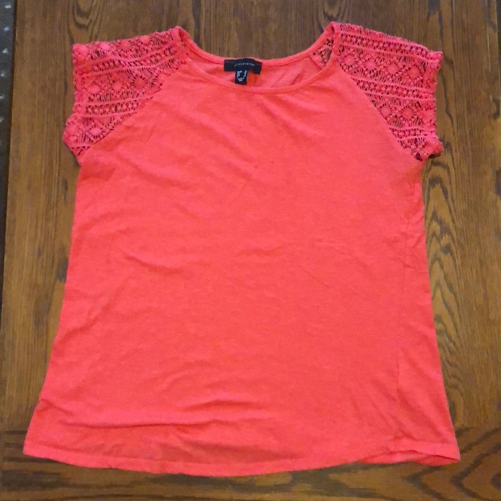 Atmosphere t-shirt, size 6